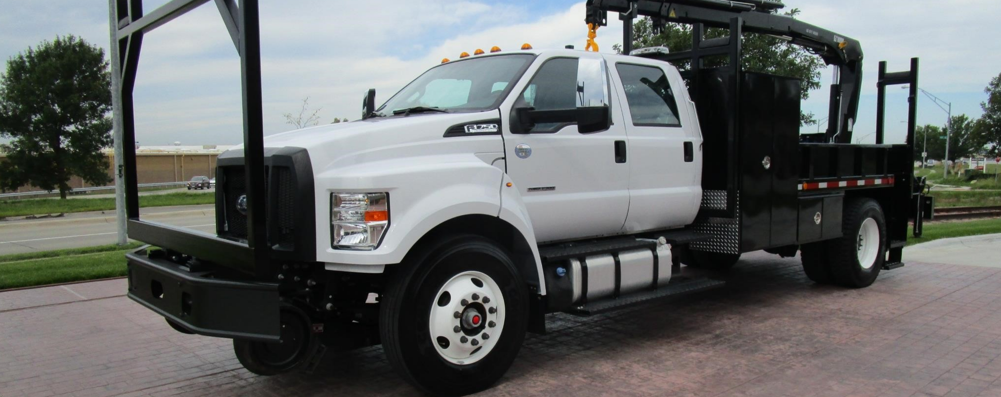 Omaha Track Equipment Omaha, NE Grapple and Crane Trucks, Trailers
